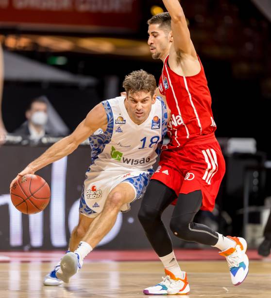 继续写一版 继续写一版