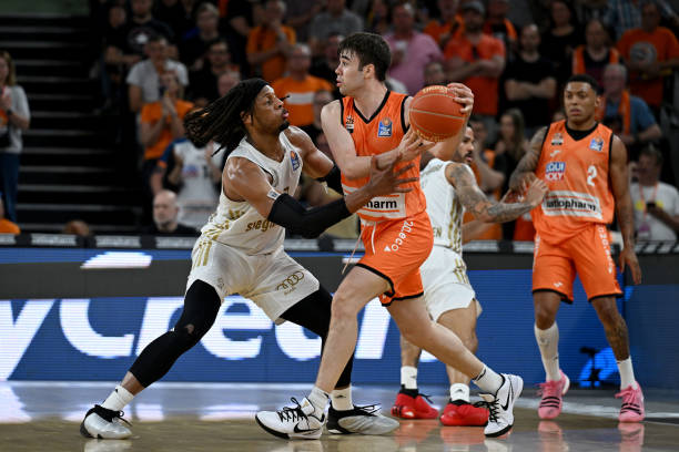 不是教练不 不是教练不